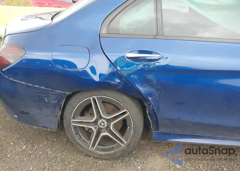 2019 Mercedes-Benz C 300 4Matic z USA, uszkodzony, nr VIN 55SWF8EB8KU313124